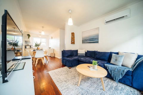 Urban Beach Shack Metres From The Beach & Cafes - Grafton Accommodation 4