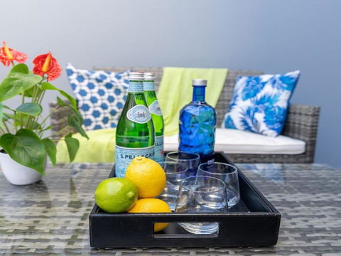 Riptide On Surf Beach Sun Surf & Style - Grafton Accommodation 5