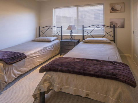 Championship Golf Course On Your Back Door - Grafton Accommodation 4