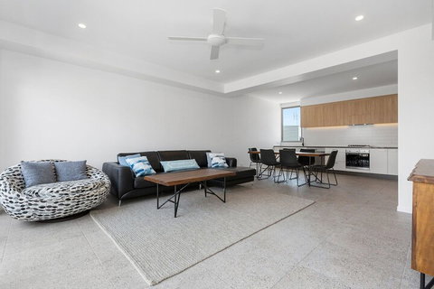 BRAND NEW OCEAN AVENUE TOWNHOUSE - Grafton Accommodation 3
