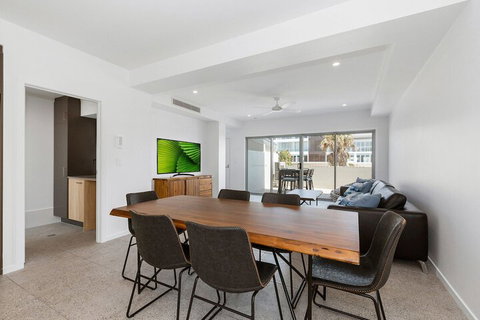 BRAND NEW OCEAN AVENUE TOWNHOUSE - Grafton Accommodation 4