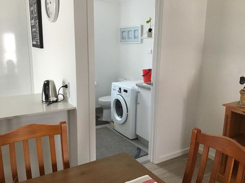Discover Warilla Bright & Airy Townhouse Near The Beach & Lake - Grafton Accommodation 3
