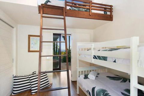 Above The Pass - Grafton Accommodation 4