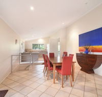 Beach Affair - 10 Callitris Crescent - Grafton Accommodation