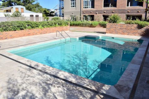 Cosy Newtown Studio Apartment With Swimming Pool - Grafton Accommodation 2