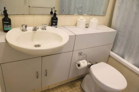 Cosy Newtown Studio Apartment With Swimming Pool - Grafton Accommodation 5