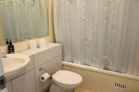 Cosy Newtown Studio Apartment With Swimming Pool - Grafton Accommodation 4