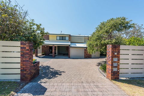 A Beach Break - 1/90 Lorikeet Drive - Grafton Accommodation 1