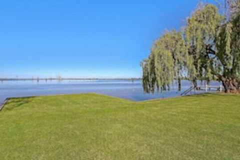 Waterfront 58 Yarrawonga - Grafton Accommodation 0