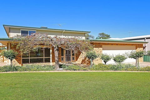 Waterfront 58 Yarrawonga - Grafton Accommodation 2