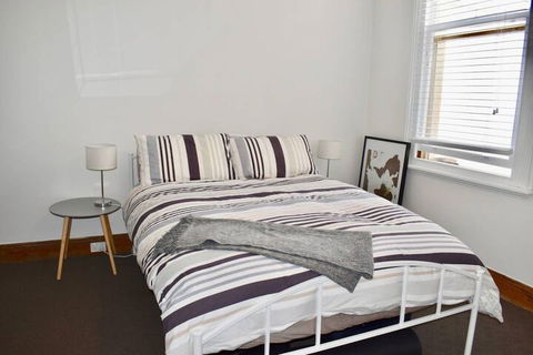 Charming Terrace House On Tree Lined Street - Grafton Accommodation 2