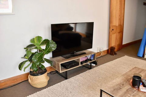 Charming Terrace House On Tree Lined Street - Grafton Accommodation 5
