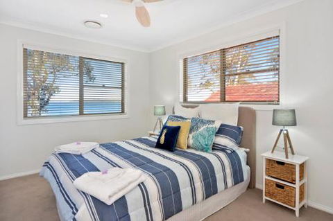 Adrift Retreat St. Georges Basin Waterfront Home - Grafton Accommodation 3