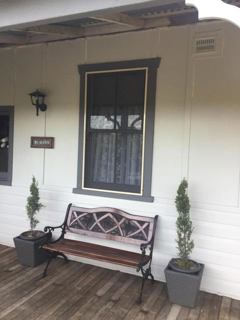 Araluen Historic House Deluxe Room - Grafton Accommodation 1