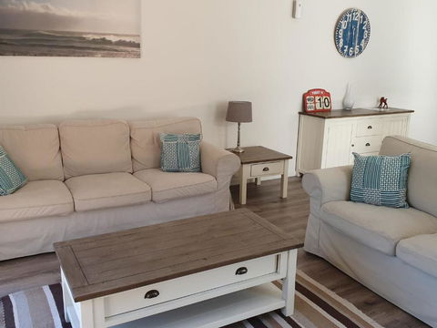 26 Satinwood Drive Low Set Modern Sleeps 8 - Grafton Accommodation 3