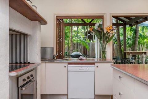 A SWEET ESCAPE Byron Surf Cottage Walk To Byron - Grafton Accommodation 1