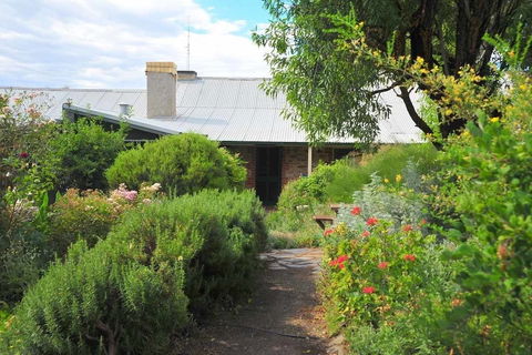 Emma Tiver Heritage Cottage - Grafton Accommodation 1