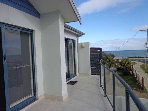 The Beach Villa Bunbury - Grafton Accommodation 2