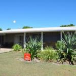 12 Zircon Street Renovated Beach Shack With The Perfect Blend Of Comfort & Coastal Cool - Grafton Accommodation 0