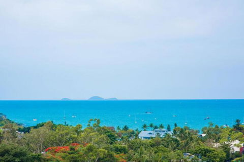 Bellevue Holiday Home Airlie Beach - Grafton Accommodation 6