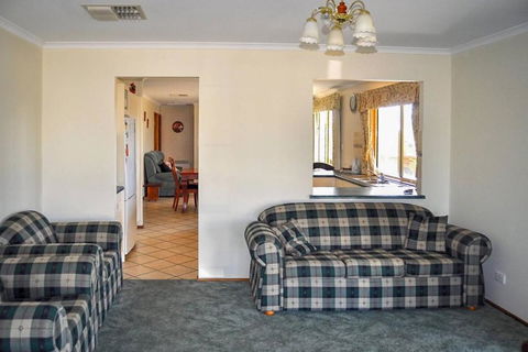 Baywatch - Grafton Accommodation 5