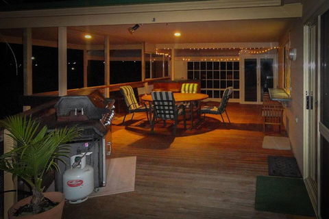 Baywatch - Grafton Accommodation 3