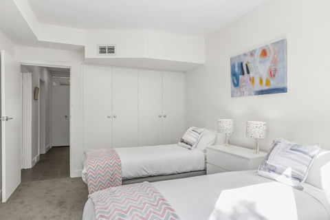 BOUTIQUE STAYS - Brighton By The Sea - Grafton Accommodation 4