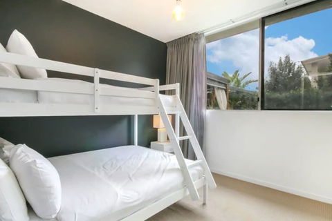 Spacious 2 Bedroom Apartment In Ascot With Large Private Garden - Grafton Accommodation 1