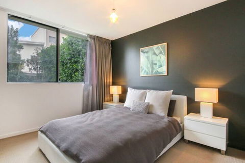 Spacious 2 Bedroom Apartment In Ascot With Large Private Garden - Grafton Accommodation 4