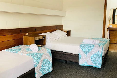 The Caledonian Hotel Motel - Grafton Accommodation 3