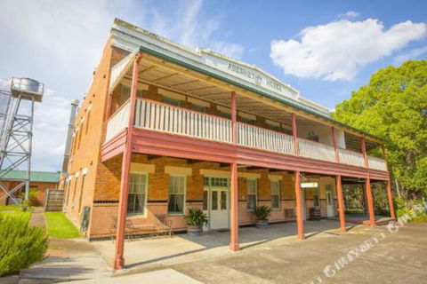 Abernethy House - Grafton Accommodation 0