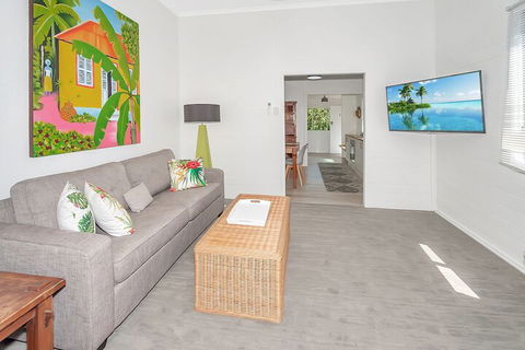 A Touch Of The Bahamas On McKenzie MK3 - Grafton Accommodation 6