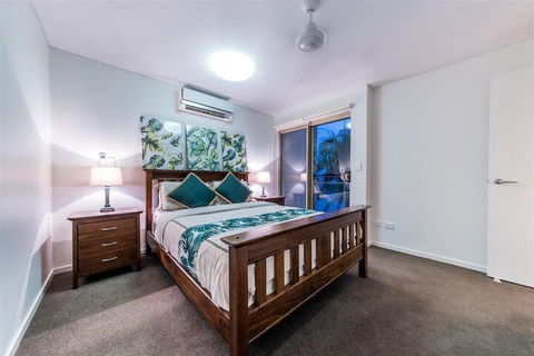 Palm Retreat - Grafton Accommodation 6