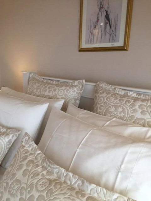 Ellies Cottages - Grafton Accommodation 6