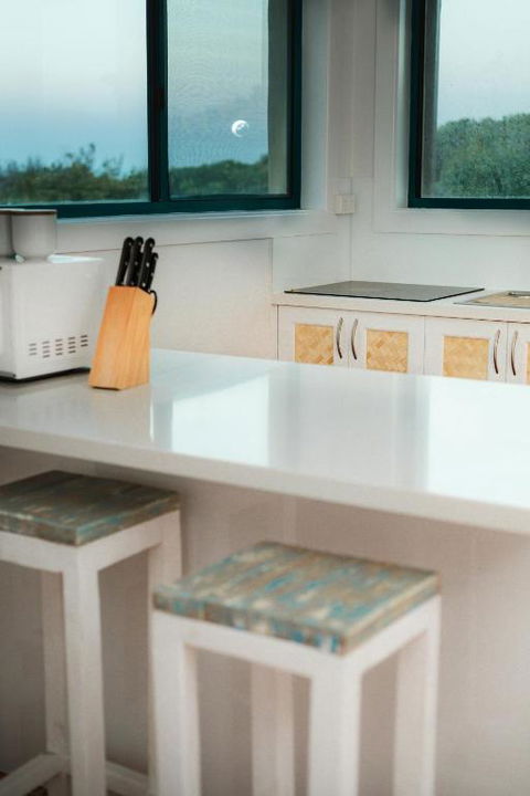 White Waves On The Beach - Grafton Accommodation 4