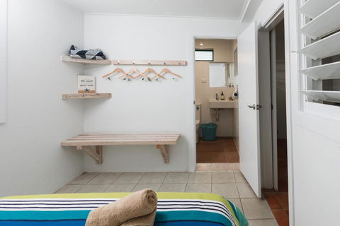 White Waves On The Beach - Grafton Accommodation 3