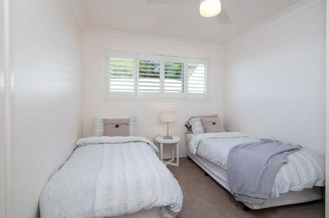 The White House Central Coolum With Spectacular Ocean Views & WiFi - Grafton Accommodation 0