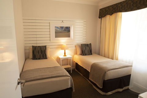 Pemberton Lodge - Grafton Accommodation 6