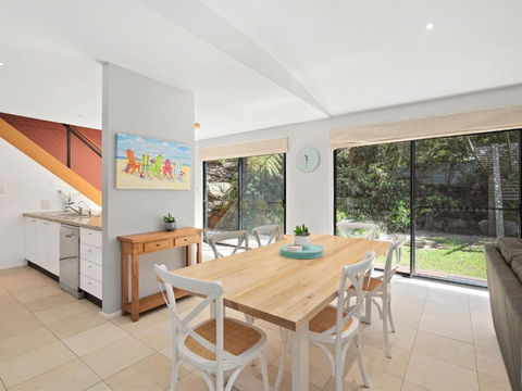 Avoca Beach Living 84 Avoca Drive Avoca Beach - Grafton Accommodation 6