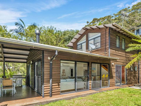 Avoca Beach Living 84 Avoca Drive Avoca Beach - Grafton Accommodation 2