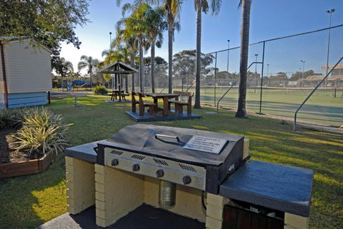 Barrack Point Holidays - Grafton Accommodation 5