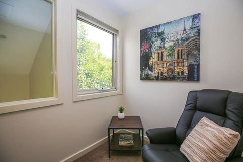 Amber Mist Villa Two - Grafton Accommodation 3