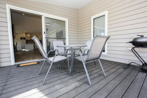 Amber Mist Villa Two - Grafton Accommodation 5