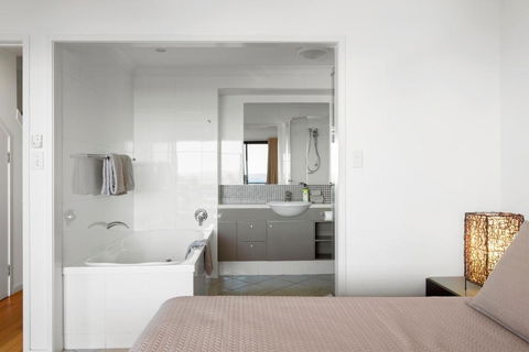Apartment 27 Shorelines On Hamilton Island - Grafton Accommodation 5