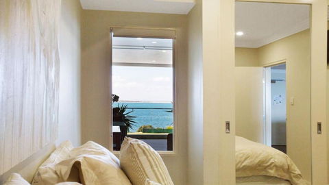 Aura Apartment With Spectacular Views! - Grafton Accommodation 2