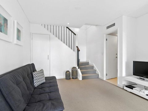 LORNE CHALET APARTMENT 11 Odyssea - Grafton Accommodation 1