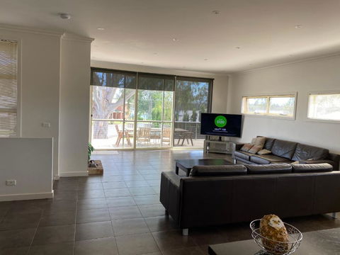 Bundalong Waterfront - Grafton Accommodation 6