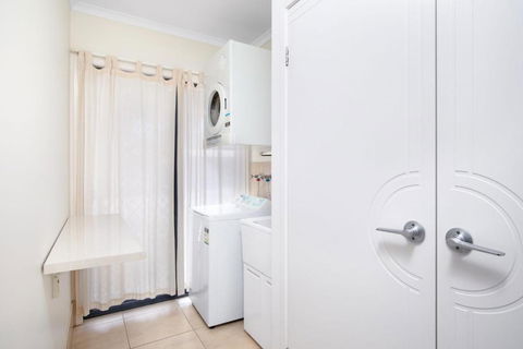 18 Naiad Court Rainbow Shores Modern Beach House Walk To Beach - Grafton Accommodation 6