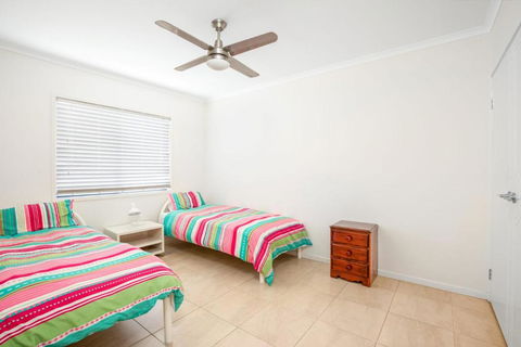 18 Naiad Court Rainbow Shores Modern Beach House Walk To Beach - Grafton Accommodation 3