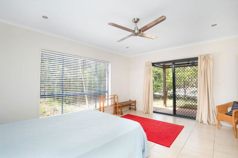 18 Naiad Court Rainbow Shores Modern Beach House Walk To Beach - Grafton Accommodation 2